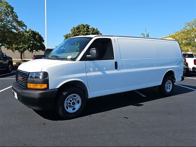 2024 GMC Savana Base