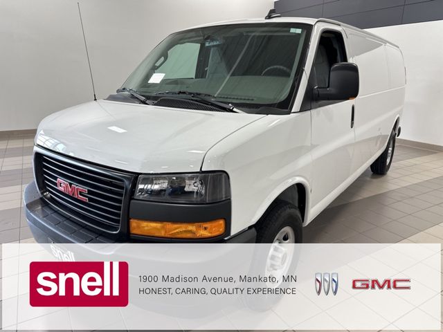 2024 GMC Savana Base