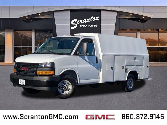 2024 GMC Savana Base