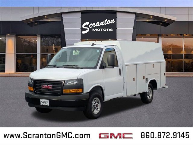 2024 GMC Savana Base