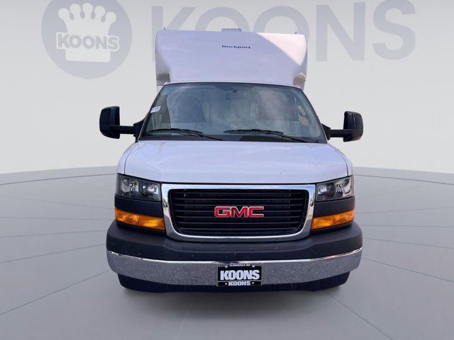 2024 GMC Savana Base