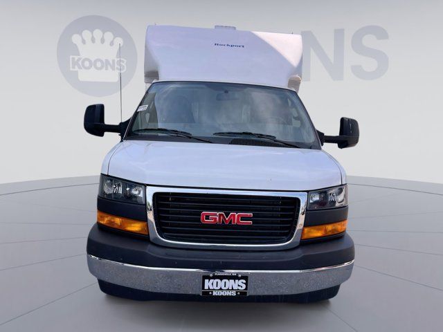 2024 GMC Savana Base