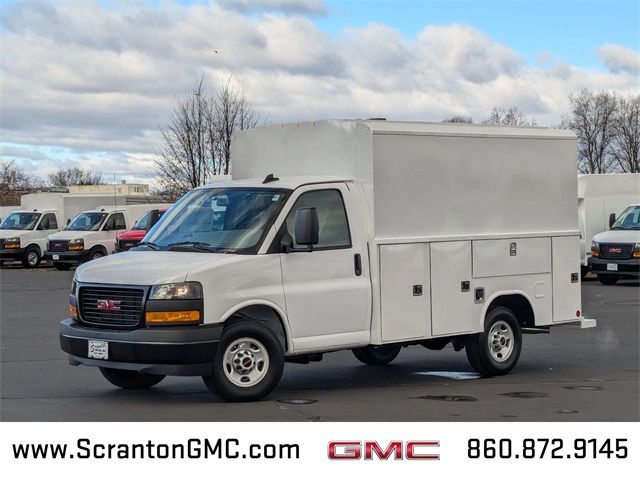 2024 GMC Savana Base