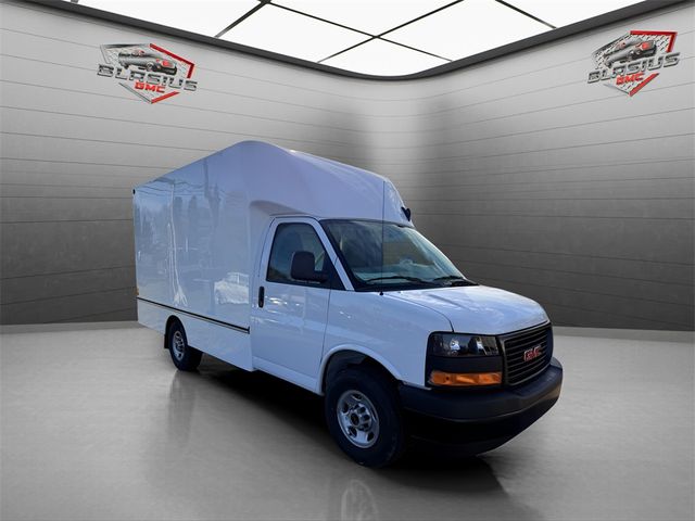 2024 GMC Savana Base