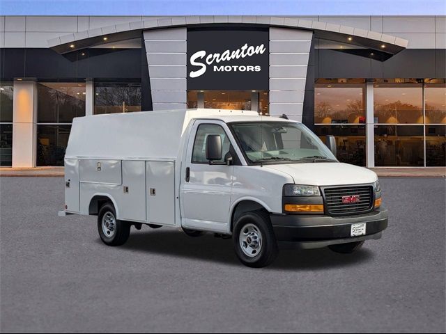 2024 GMC Savana Base