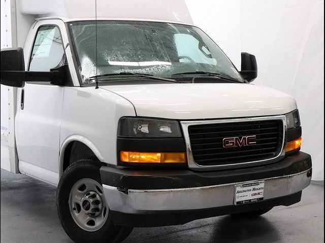 2024 GMC Savana Base