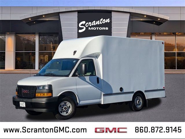 2024 GMC Savana Base