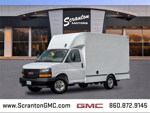 2024 GMC Savana Base