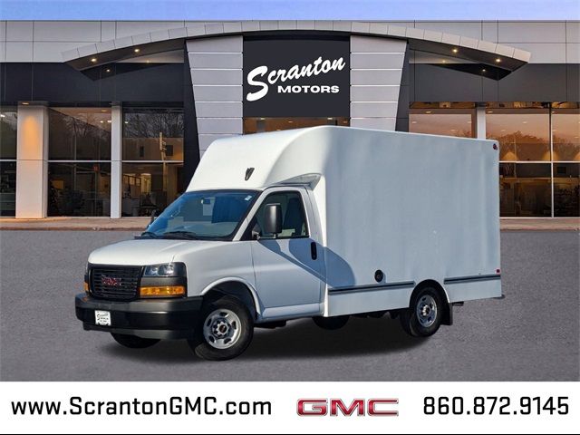 2024 GMC Savana Base