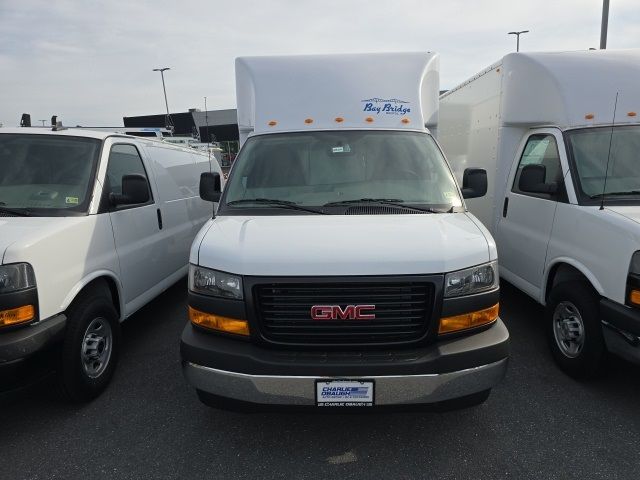 2024 GMC Savana Base