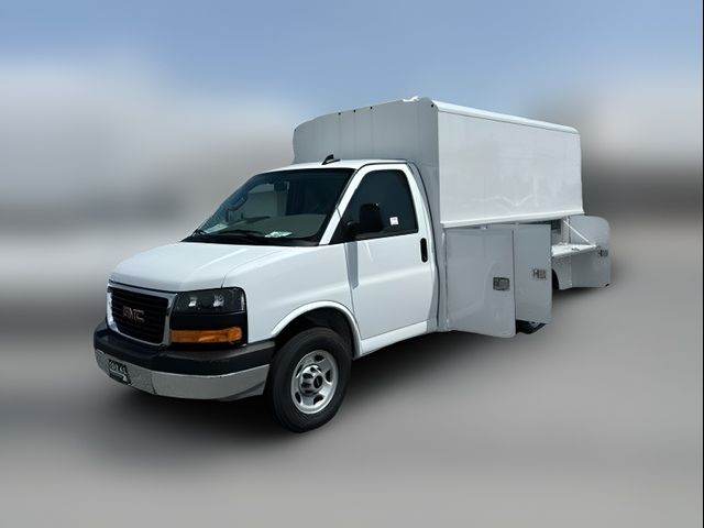 2024 GMC Savana Base