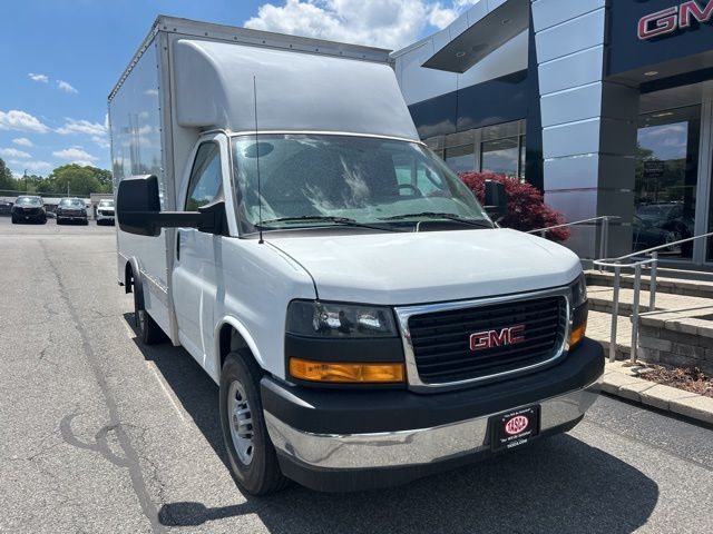 2024 GMC Savana Base