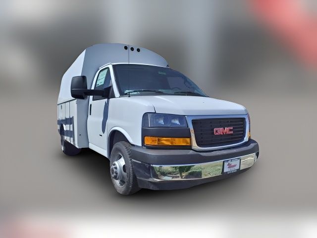 2024 GMC Savana Base