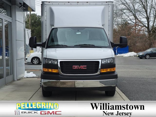 2024 GMC Savana Base