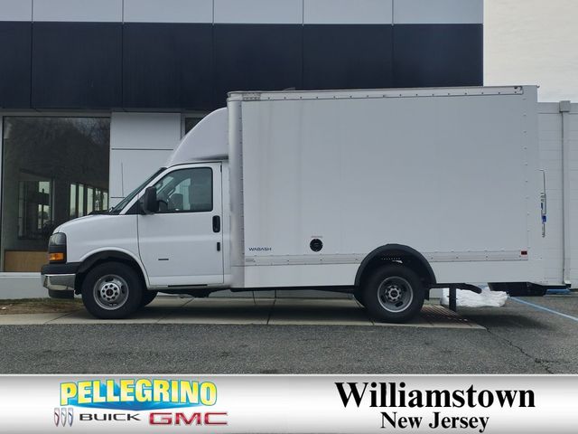 2024 GMC Savana Base