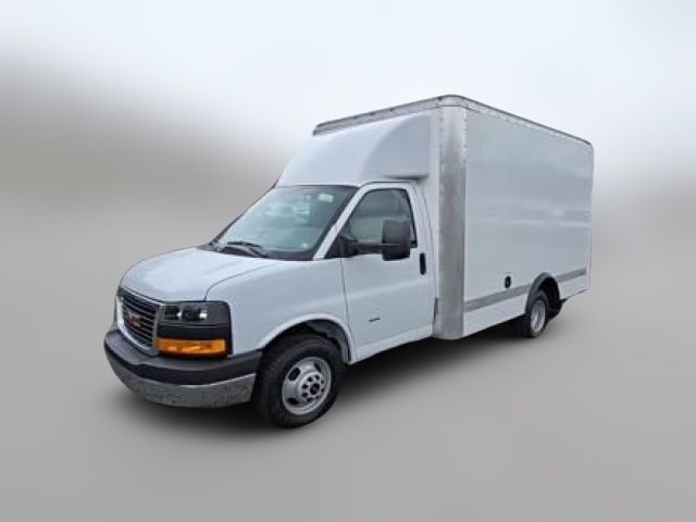 2024 GMC Savana Base