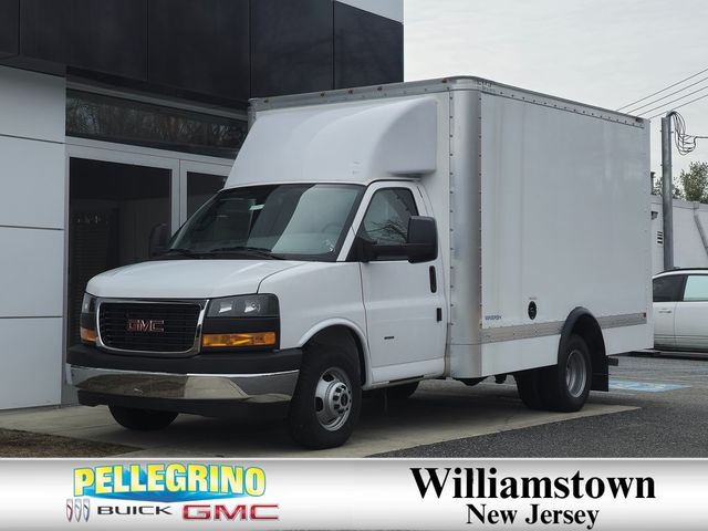 2024 GMC Savana Base