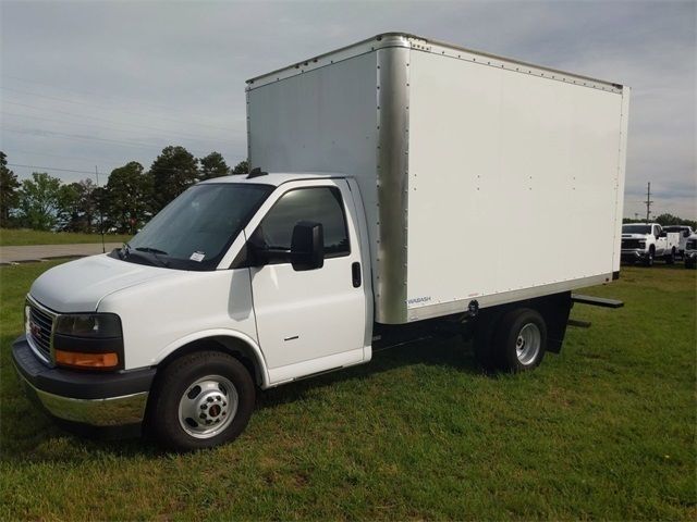 2024 GMC Savana Base