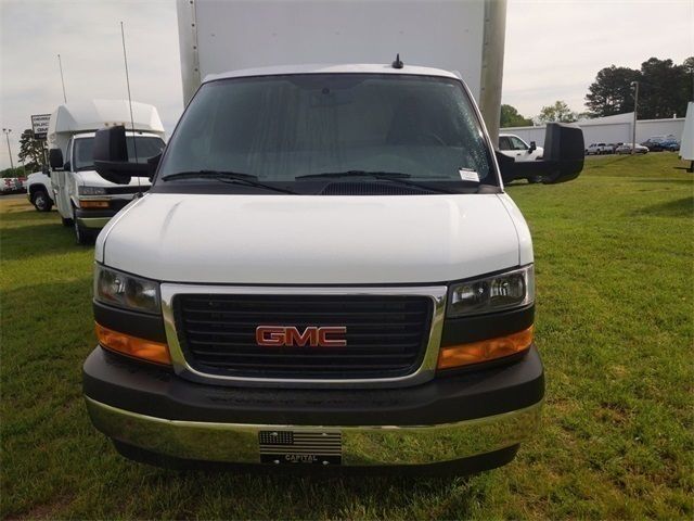 2024 GMC Savana Base