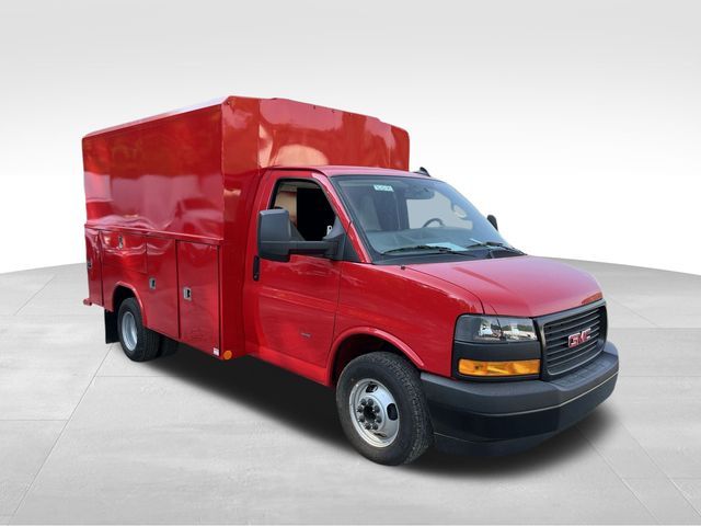 2024 GMC Savana Base