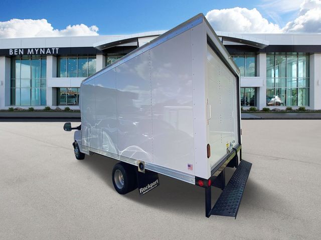 2024 GMC Savana Base