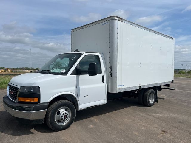 2024 GMC Savana Base