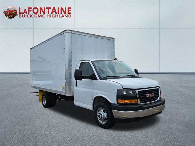 2024 GMC Savana Base