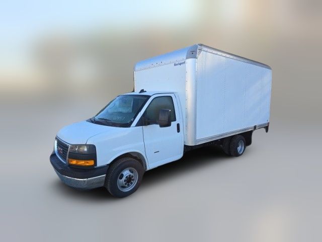 2024 GMC Savana Base