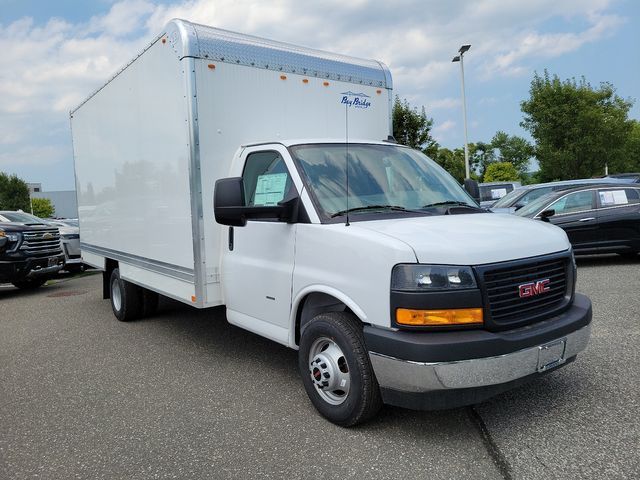 2024 GMC Savana Base