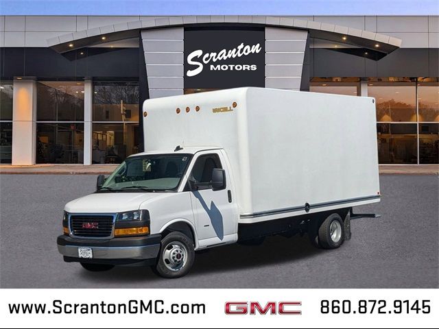 2024 GMC Savana Base