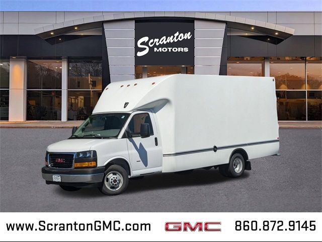 2024 GMC Savana Base