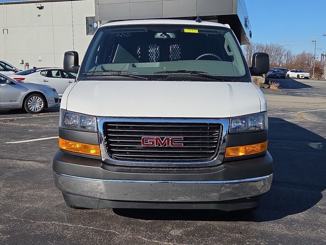 2024 GMC Savana Base