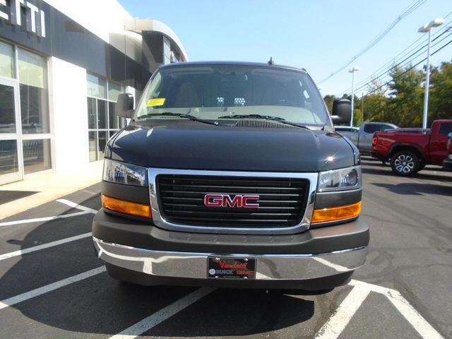 2024 GMC Savana Base