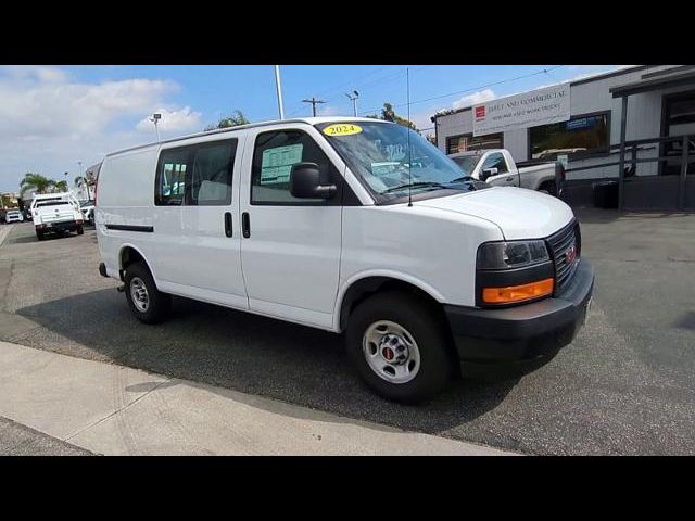 2024 GMC Savana Base