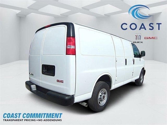 2024 GMC Savana Base