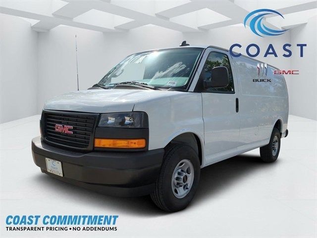 2024 GMC Savana Base