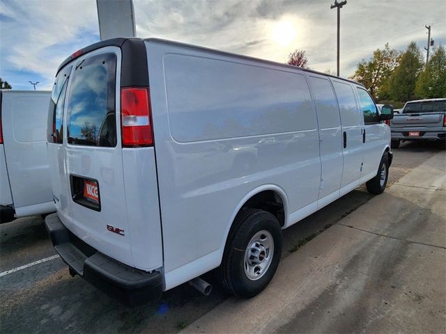 2024 GMC Savana Base