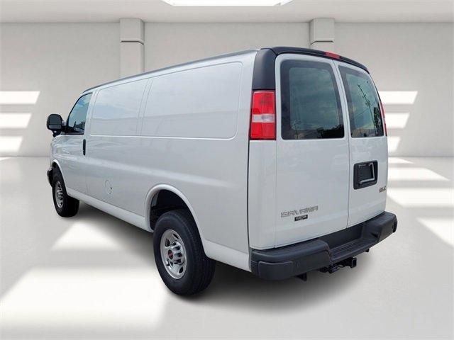 2024 GMC Savana Base