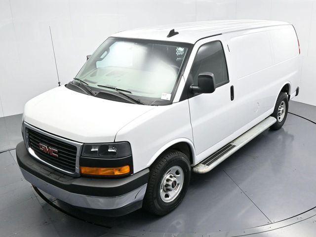 2024 GMC Savana Base