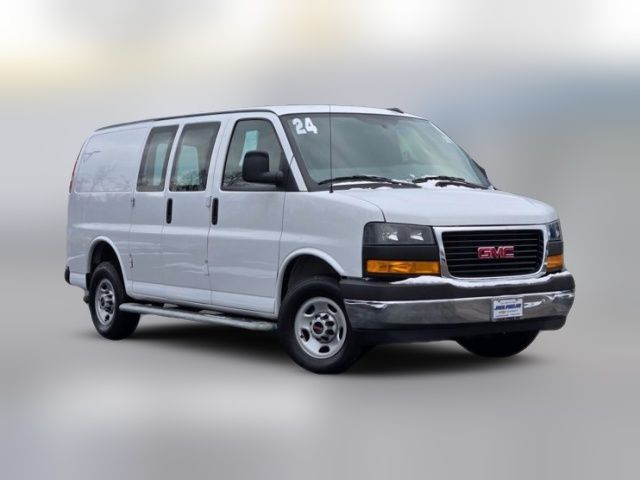 2024 GMC Savana Base