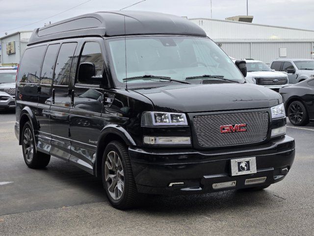 2024 GMC Savana Base