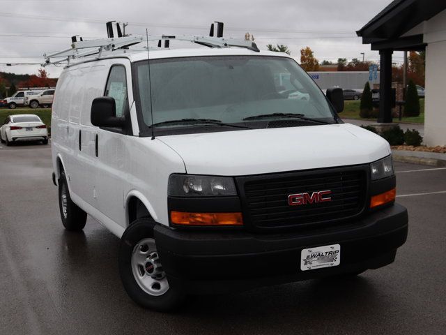 2024 GMC Savana Base