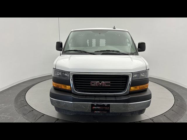 2024 GMC Savana Base