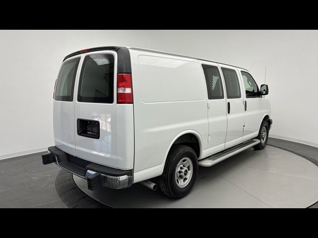 2024 GMC Savana Base