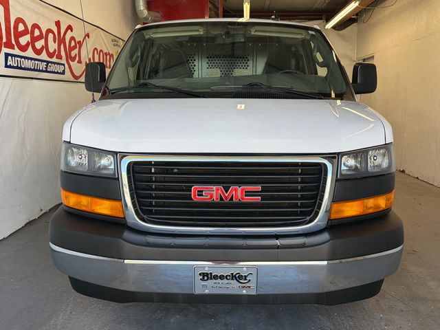 2024 GMC Savana Base