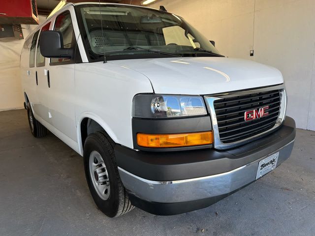 2024 GMC Savana Base