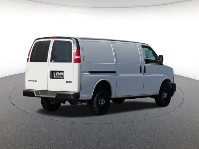 2024 GMC Savana Base