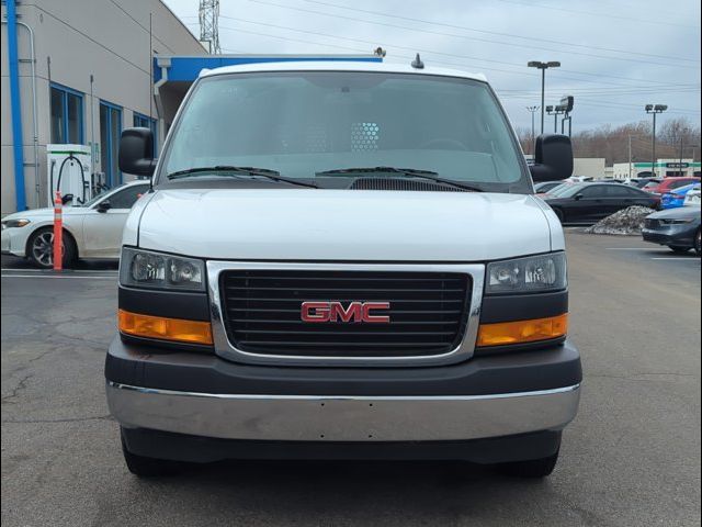 2024 GMC Savana Base