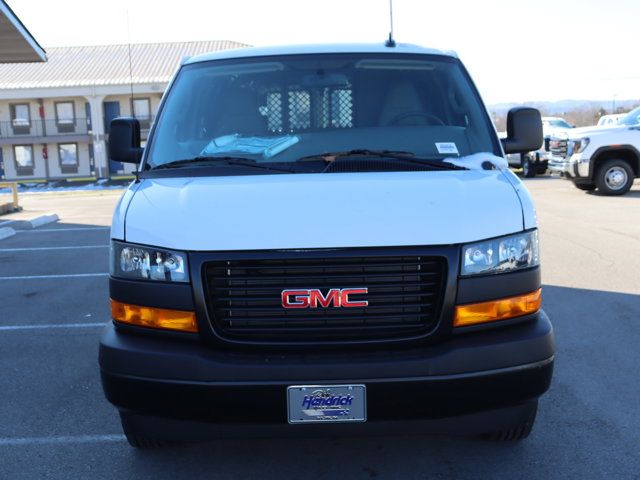 2024 GMC Savana Base