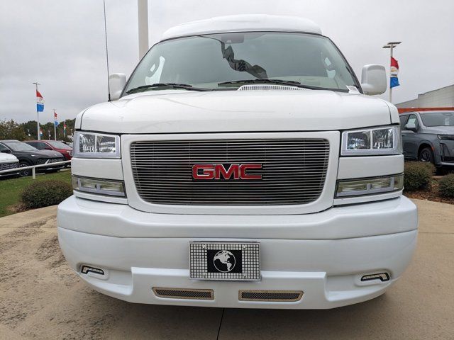 2024 GMC Savana Base